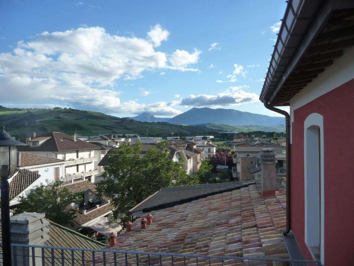 Piccolo Teatro Del Pozzo Appartement Spinetoli Buitenkant foto